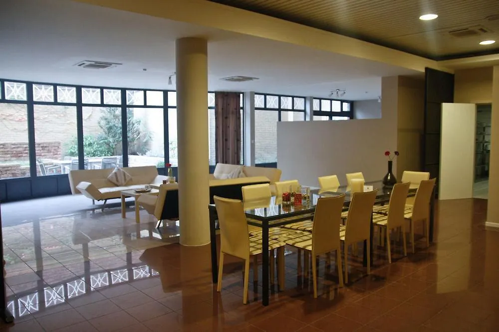 Ambassador Suites Antwerpen Apartman